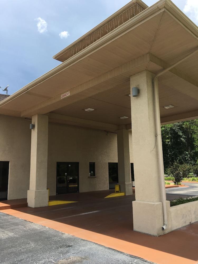 Days Inn By Wyndham Lake City I-10 Экстерьер фото