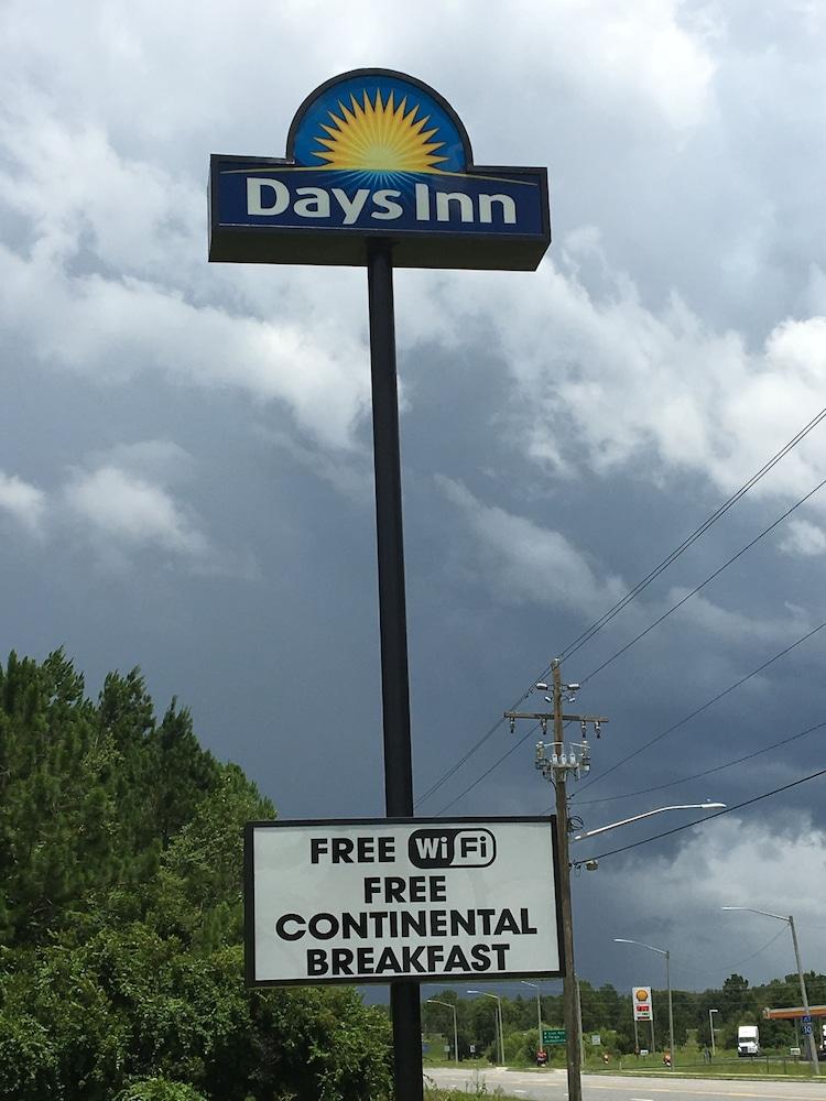 Days Inn By Wyndham Lake City I-10 Экстерьер фото