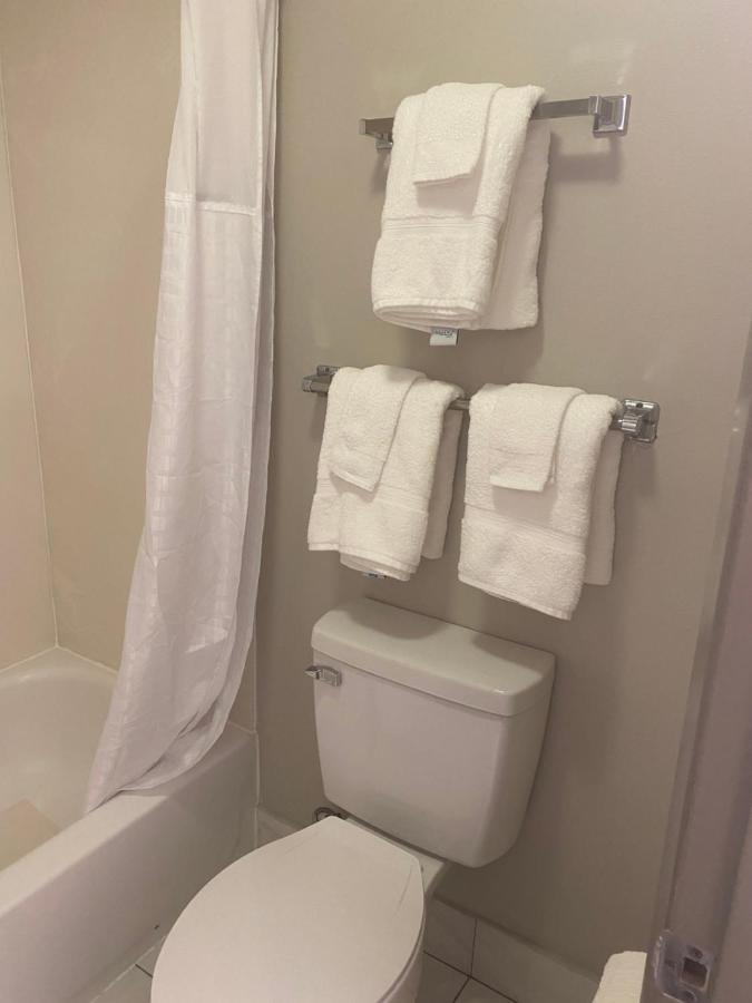 Days Inn By Wyndham Lake City I-10 Экстерьер фото