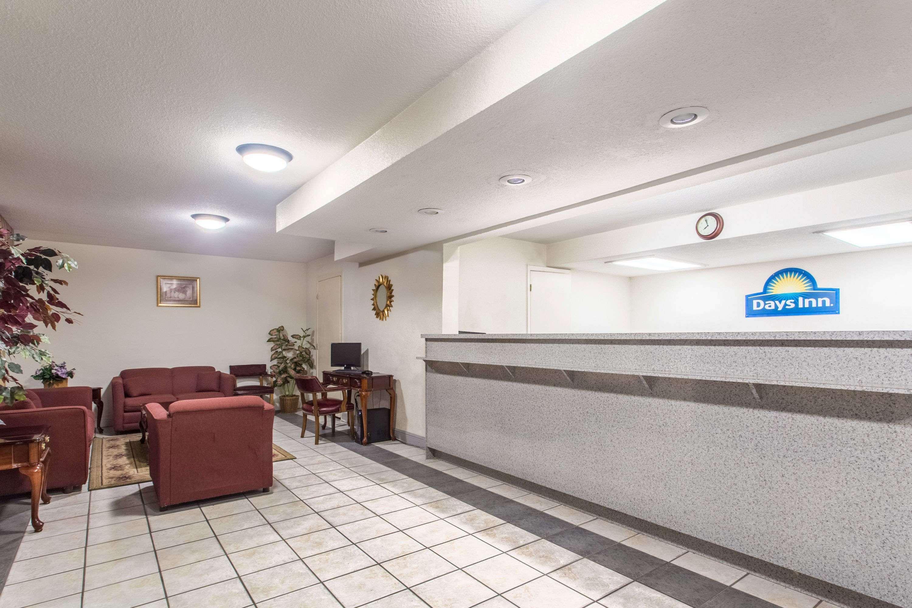 Days Inn By Wyndham Lake City I-10 Экстерьер фото