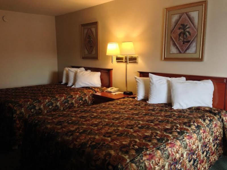 Days Inn By Wyndham Lake City I-10 Экстерьер фото