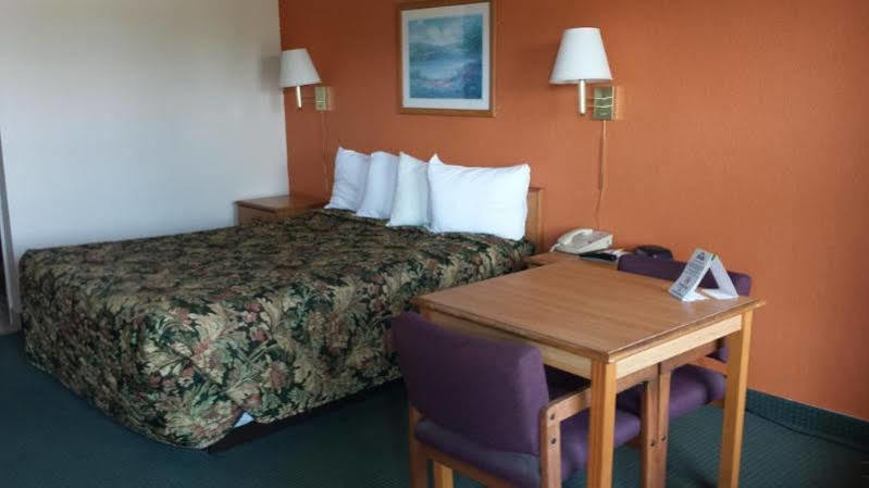 Days Inn By Wyndham Lake City I-10 Экстерьер фото