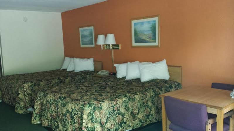 Days Inn By Wyndham Lake City I-10 Экстерьер фото