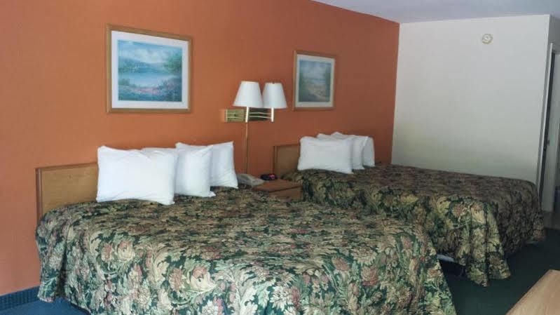 Days Inn By Wyndham Lake City I-10 Экстерьер фото